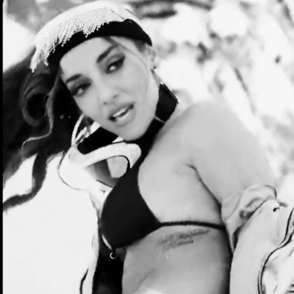 Meet your Posher, Tawni Ani - Picture 3 of 3